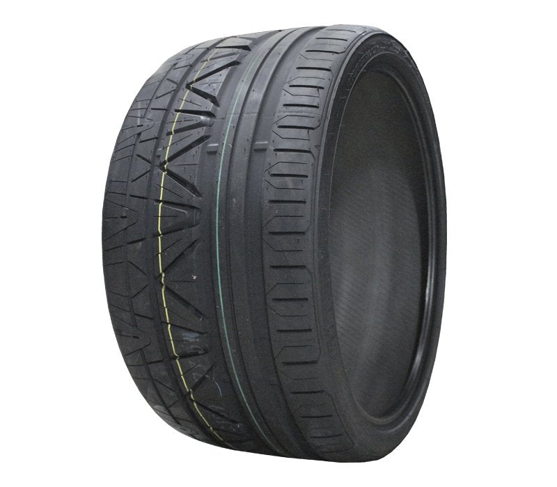 255/35R19 Nitto Invo 96Y Tyre